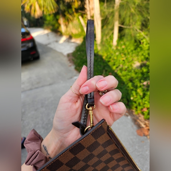 *SOLD* Damier Ebene Louis Vuitton Neverfull MM pochette wristlet clutch - Picture 3 of 10